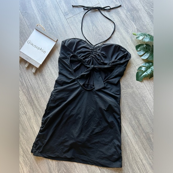 Vintage Guess ruffled bust halter swim dress in black. Size M - Picture 7 of 12